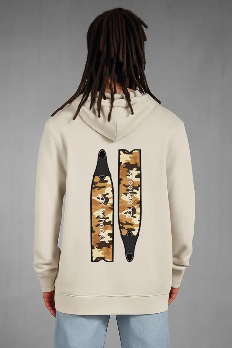 Hoodie Fins On Ocre aletas leche coco espalda